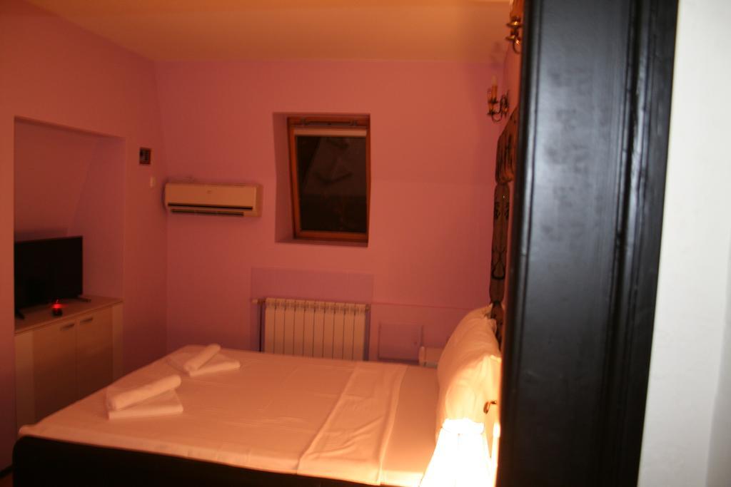 Vila Hedonija Belgrado Camera foto